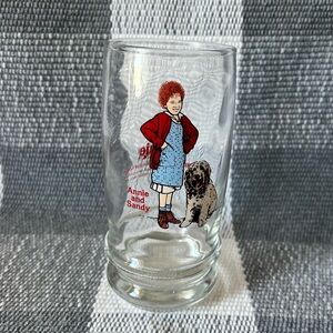 VINTAGE Annie & Sandy SWENSON'S COLLECTOR GLASS 1982